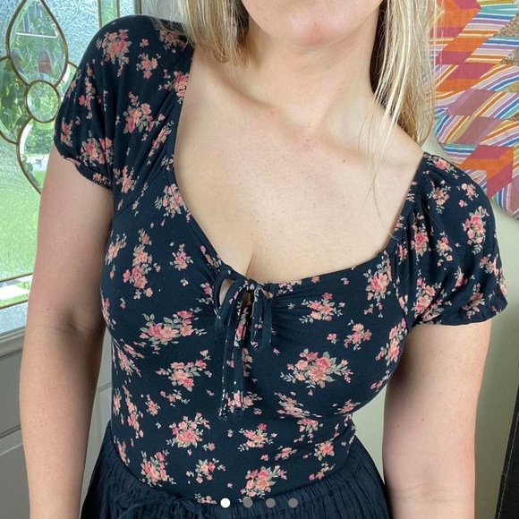 American Eagle Dark Floral Bodysuit - M - Picture 1 of 4